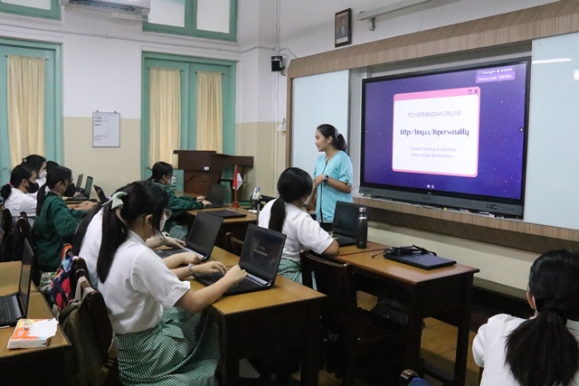 Pembelajaran di kelas