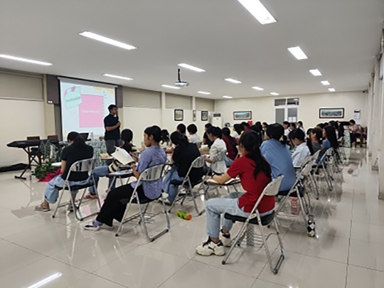Retret siswi kelas IX.