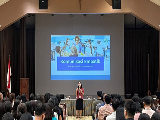 Seminar Parenting untuk Orangtua Kelas VII