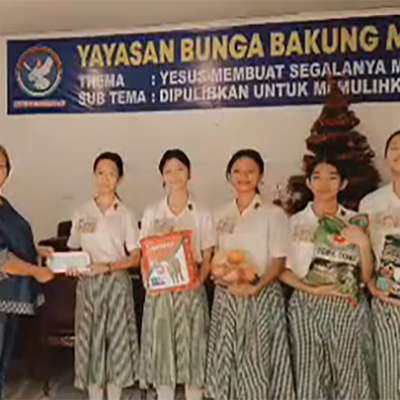 Berkunjung ke beberapa panti